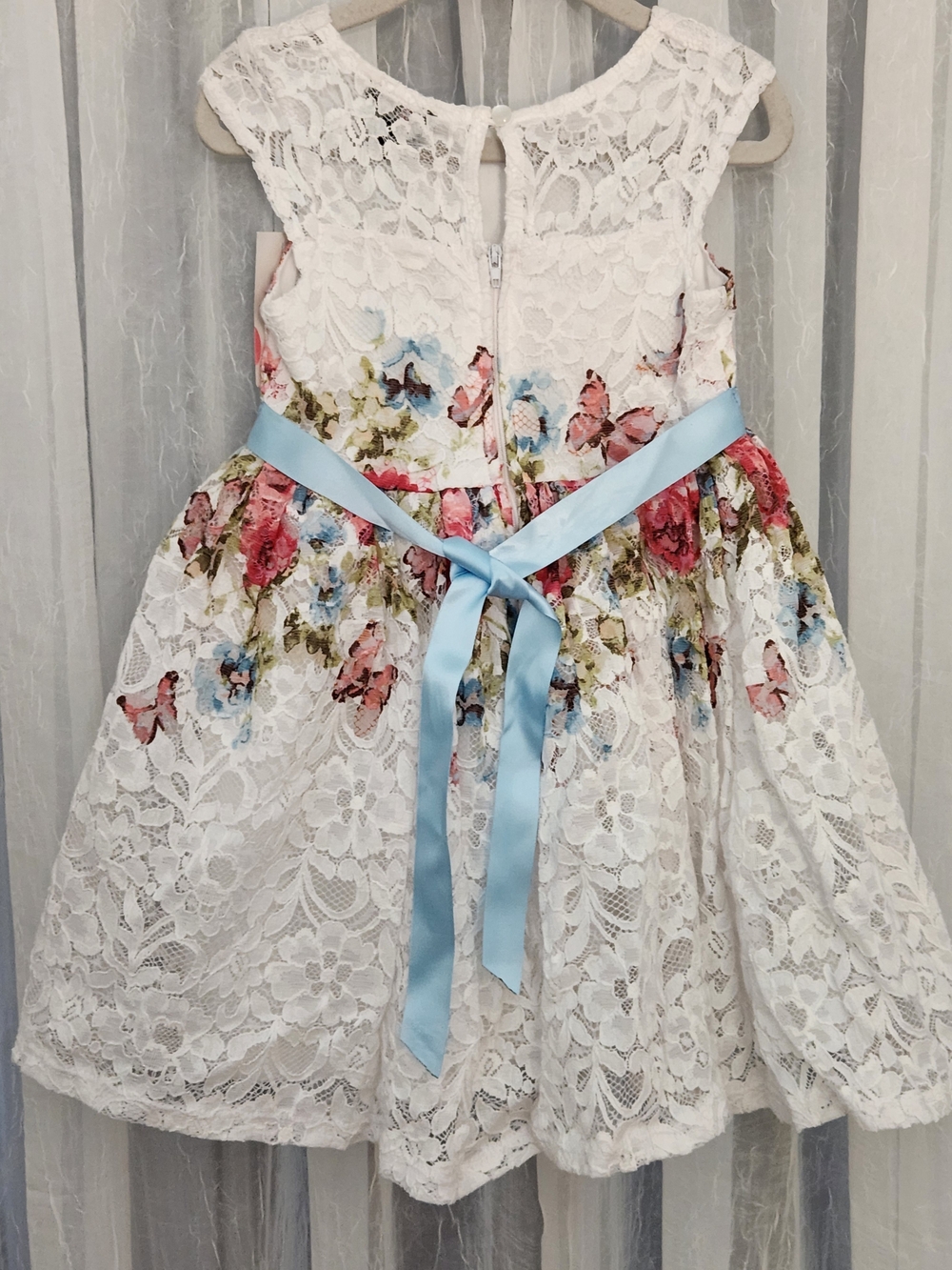 Lilt White Lace Floral Dress with Blue Sash & Flower, Size 4T, EPreLC - Picture 4 of 5